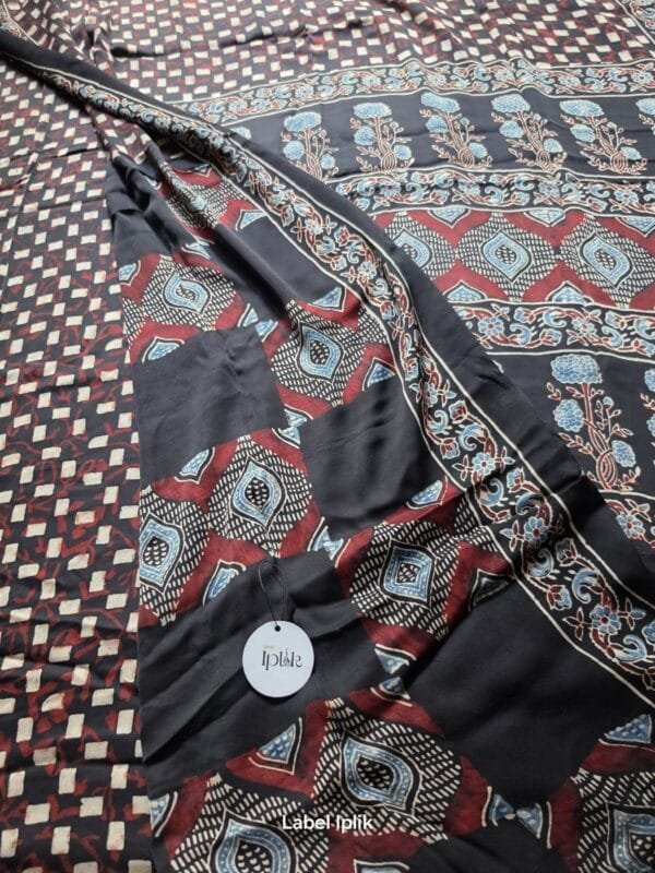 LI-MAJ-04_02 Modal Ajrakh Black Geometric Print Saree